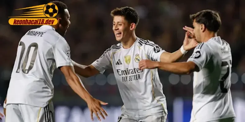 Mbappé bùng nổ với hat-trick vào lưới Kairat ở Champions League